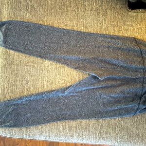 Lululemon High-Rise Jogger
Full Length/Grey